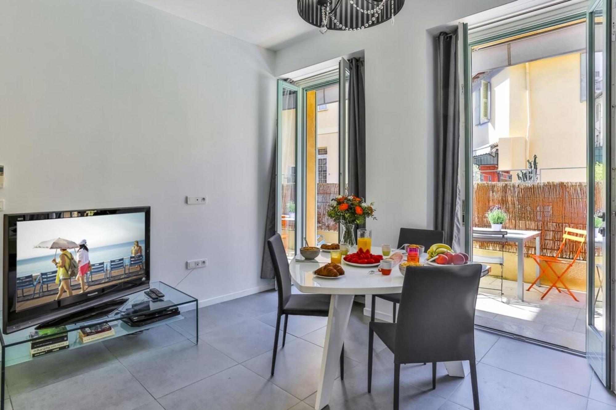 France 82 D - 2 Rooms - Terrace - 1 Min To The Sea نيس المظهر الخارجي الصورة